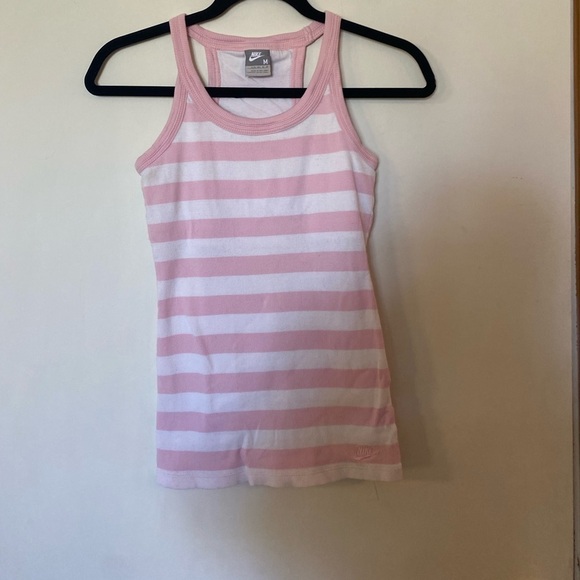 Nike ribbed tank top with built-in sports bra and stitched Nike logo - Picture 1 of 5